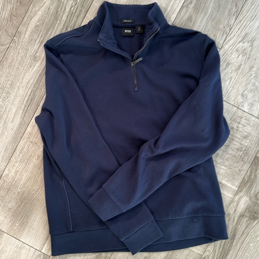 Boss navy sweater worn a few times like new
